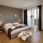 Hotel Olivar Tirana 4*