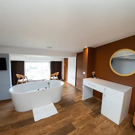 Hotel Olivar Tirana 4*