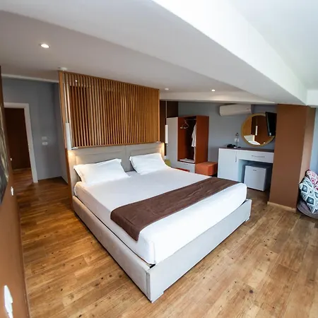 Olivar Tirana 4*