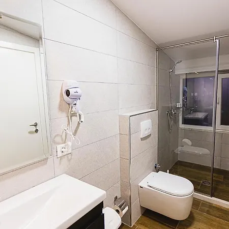 Hotel Olivar Tirana 4*