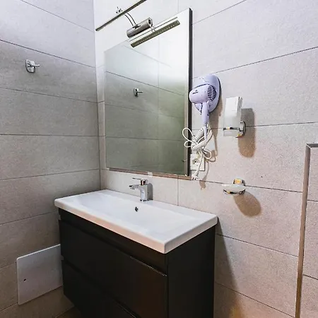 Olivar Tirana Hotel Selitë e Vogël