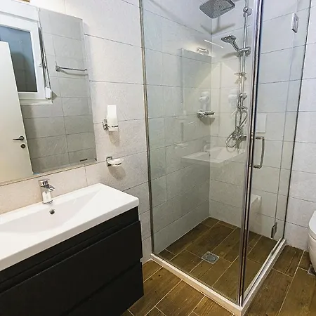 Olivar Tirana Selitë e Vogël