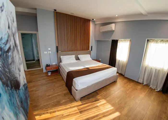 Olivar Tirana Selitë e Vogël