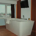 Olivar Tirana Selita e Vogel