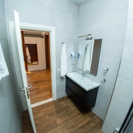 Olivar Tirana 酒店 Selitë e Vogël