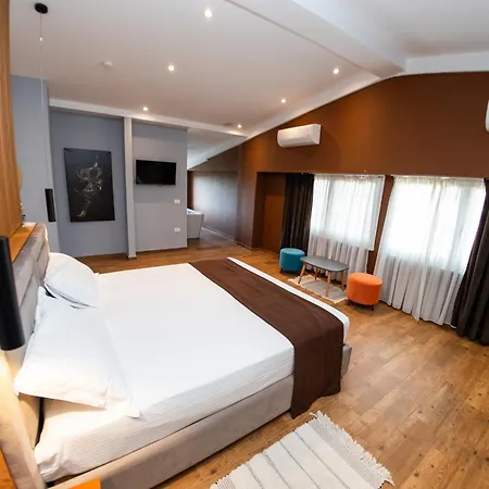 Olivar Tirana 4*