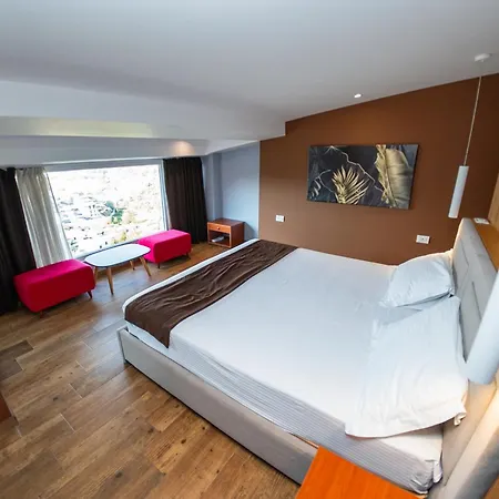 Olivar Tirana Selitë e Vogël