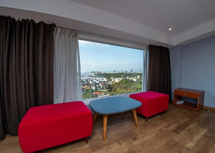 Olivar Tirana Selita e Vogel