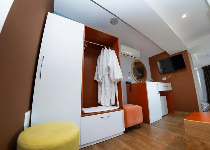 Olivar Tirana 4*