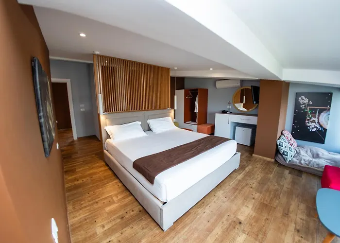 Olivar Tirana 4*